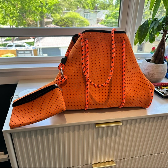 Neoprene tote in bright orange and black. - Picture 1 of 3
